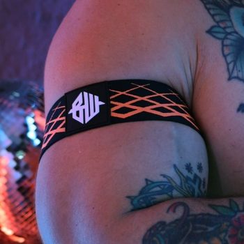 Revolution Orange – neon karszalagok érdekességekhez