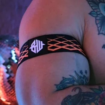 Revolution Orange neon karkötők – Vibráló színek és stílusos kiegészítők az önkifejezéshez