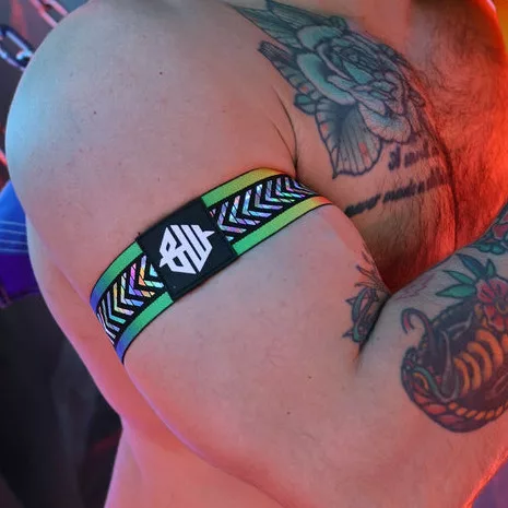 Pure Pride Black-Rainbow – prémium szivárvány karszalagok