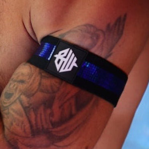 Illuminator Black-Blue - fényvisszaverő karszalag párosban